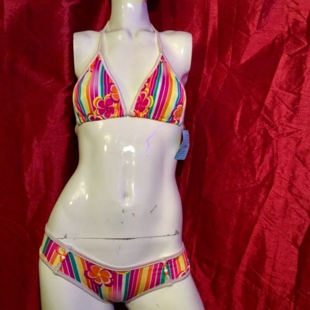 MULTICOLOR TRAINGLE TOP